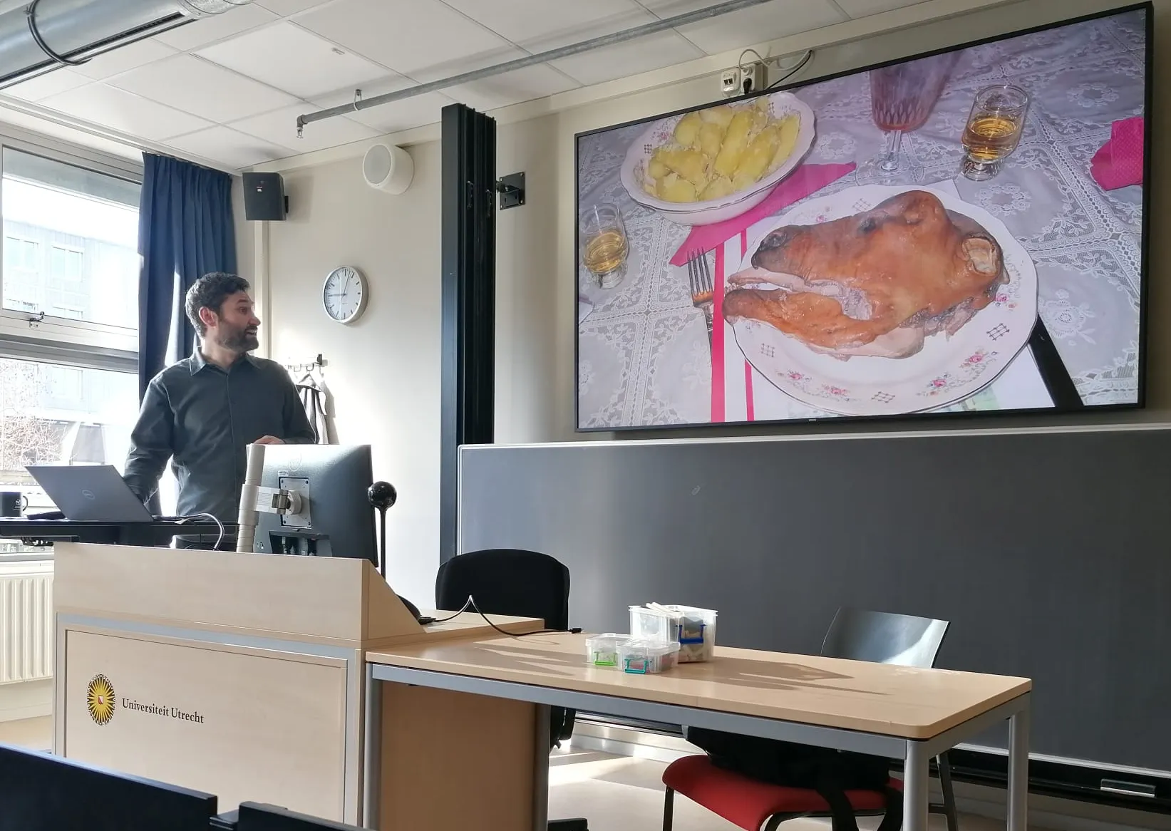 Jonas lecturing